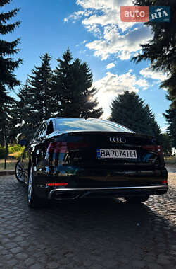 Седан Audi A4 2019 в 