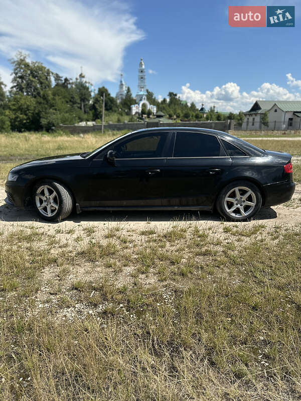 Седан Audi A4 2011 в Кременці
