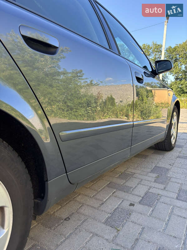 Седан Audi A4 2003 в Ровно