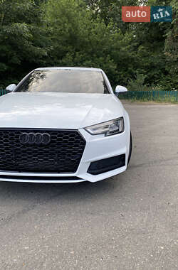 Седан Audi A4 2016 в 