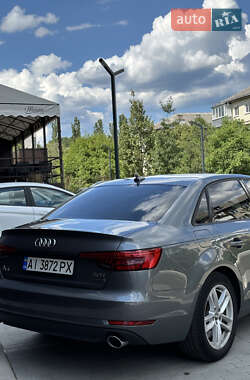 Седан Audi A4 2016 в 