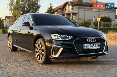 Седан Audi A4 2022 в 