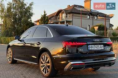 Седан Audi A4 2022 в 