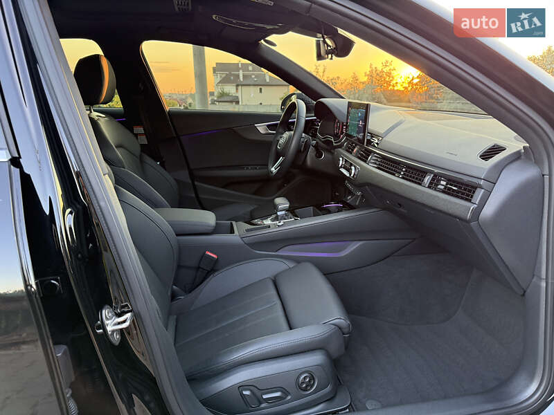 Седан Audi A4 2022 в Одесі