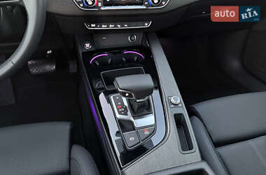 Седан Audi A4 2022 в 