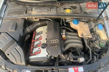 Седан Audi A4 2001 в 
