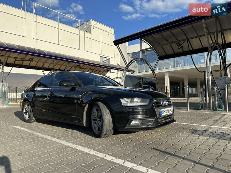 Седан Audi A4 2012 в Одесі