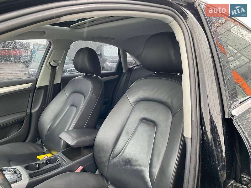Седан Audi A4 2015 в Львове