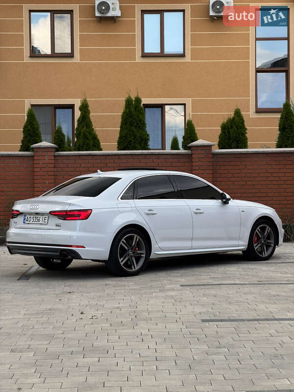 Седан Audi A4 2016 в Мукачево