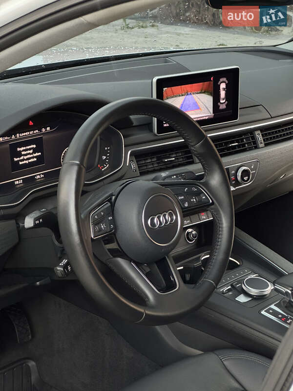 Седан Audi A4 2016 в Мукачево