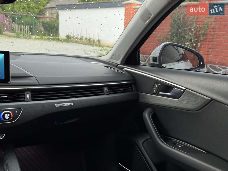 Седан Audi A4 2016 в Мукачево