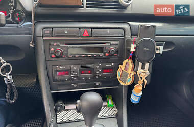 Седан Audi A4 2001 в 