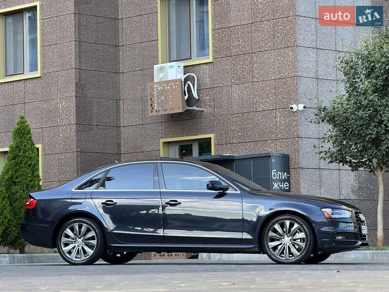 Седан Audi A4 2014 в 