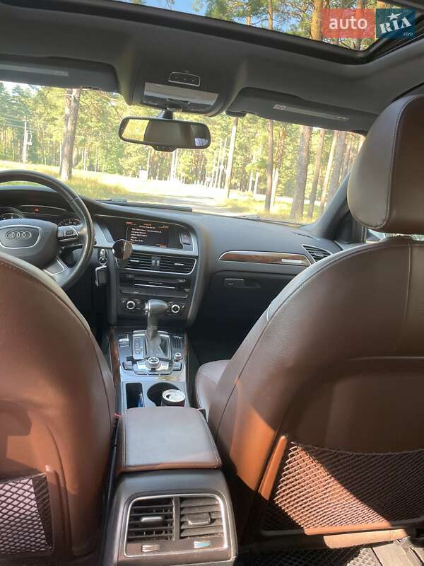 Седан Audi A4 2012 в Чернигове