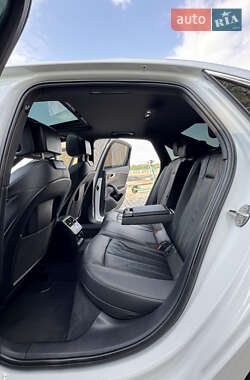 Седан Audi A4 2022 в 