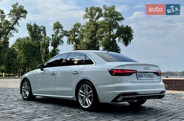 Седан Audi A4 2022 в 