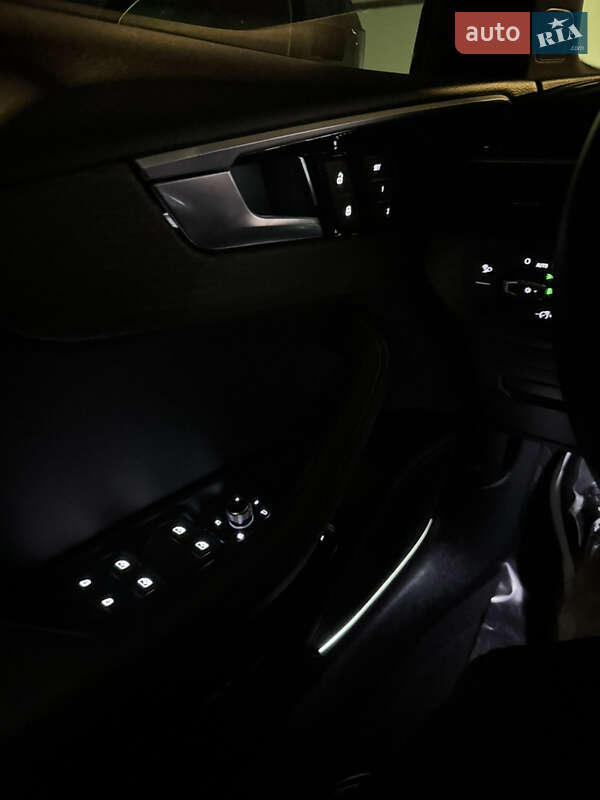 Седан Audi A4 2022 в Киеве