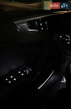 Седан Audi A4 2022 в 