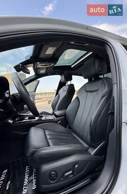 Седан Audi A4 2022 в 