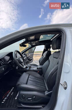 Седан Audi A4 2022 в 
