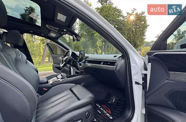 Седан Audi A4 2022 в 