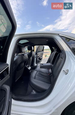 Седан Audi A4 2022 в 
