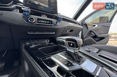 Седан Audi A4 2022 в 