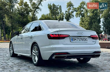 Седан Audi A4 2022 в 