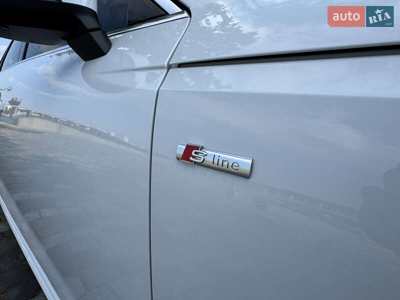 Седан Audi A4 2022 в Киеве