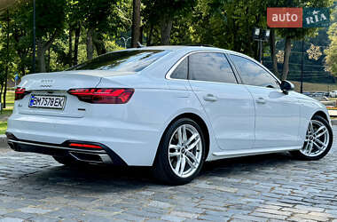 Седан Audi A4 2022 в 