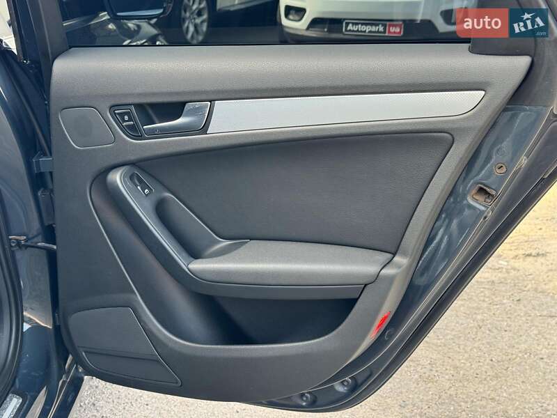 Седан Audi A4 2010 в Виннице