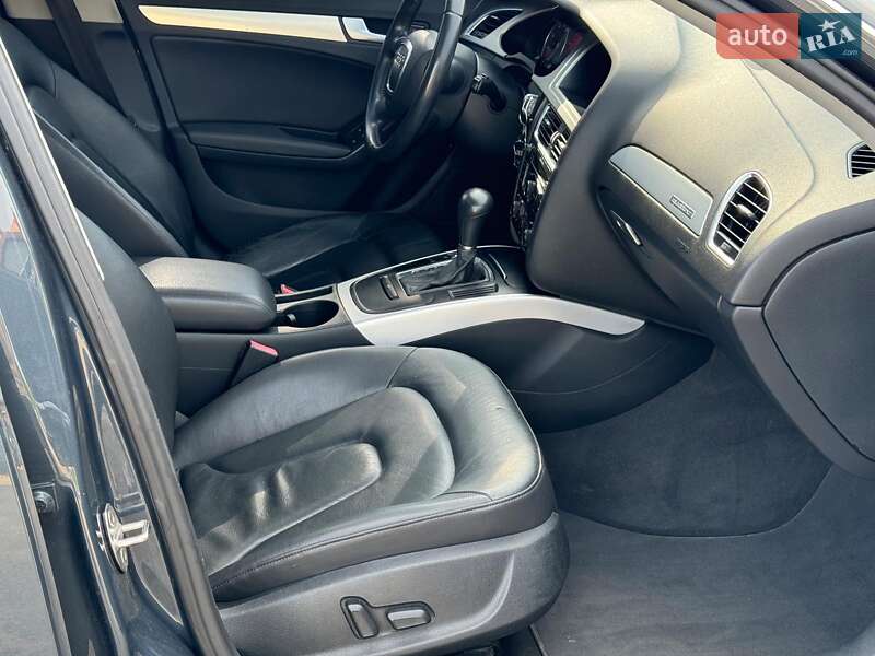 Седан Audi A4 2010 в Виннице