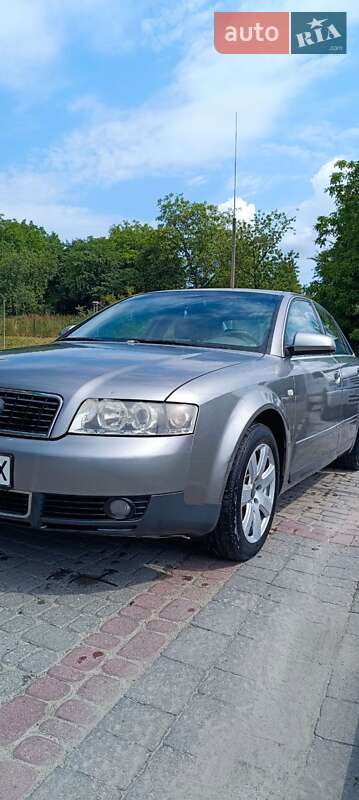 Седан Audi A4 2002 в 