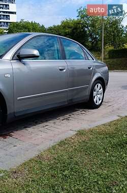 Седан Audi A4 2002 в 