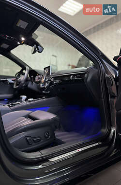 Седан Audi A4 2019 в 