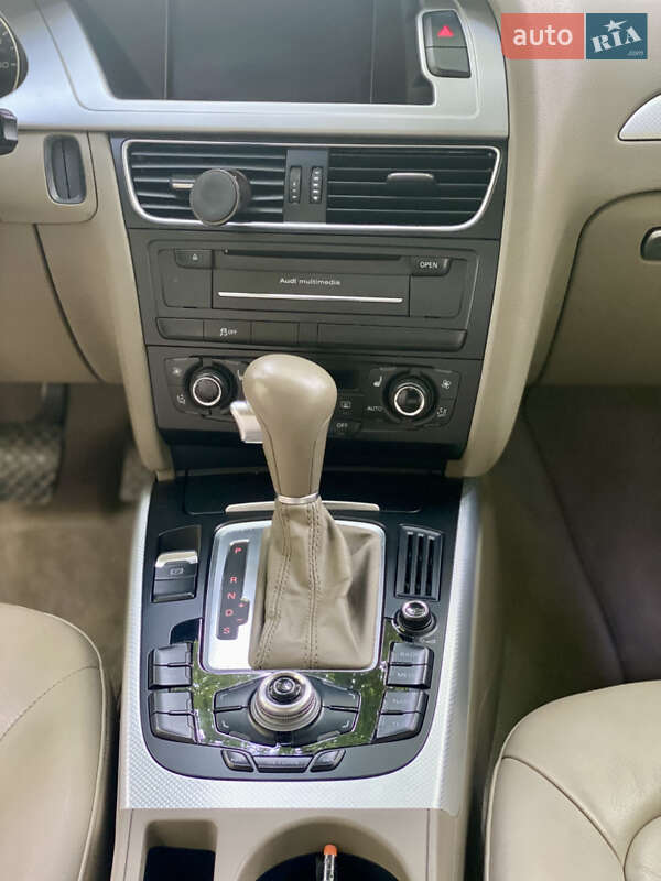Седан Audi A4 2010 в Києві