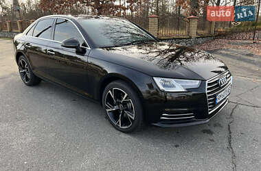 Седан Audi A4 2015 в 