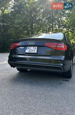 Седан Audi A4 2013 в 