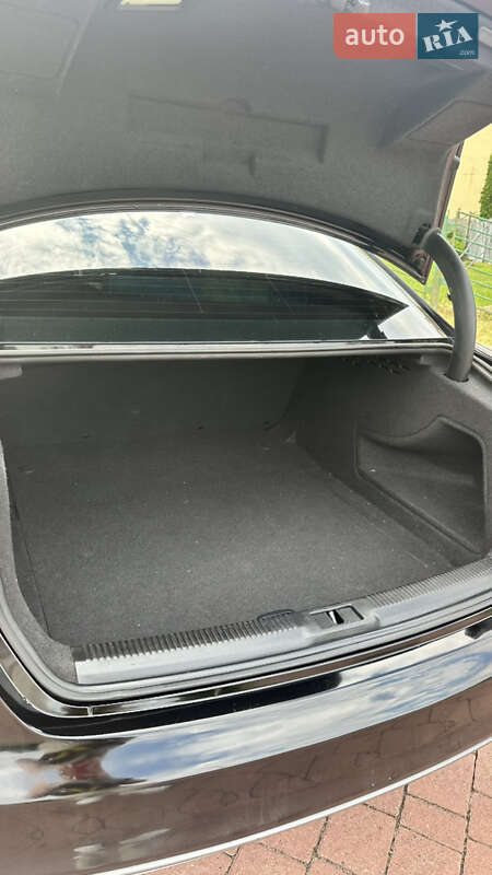 Седан Audi A4 2013 в Трускавці