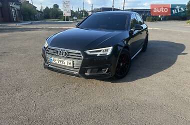 Седан Audi A4 2017 в 