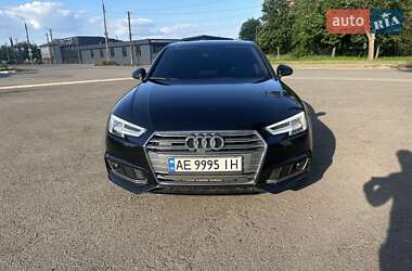 Седан Audi A4 2017 в 