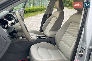 Седан Audi A4 2009 в 