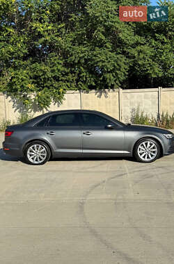Седан Audi A4 2016 в 