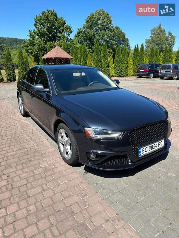 Седан Audi A4 2012 в Львове