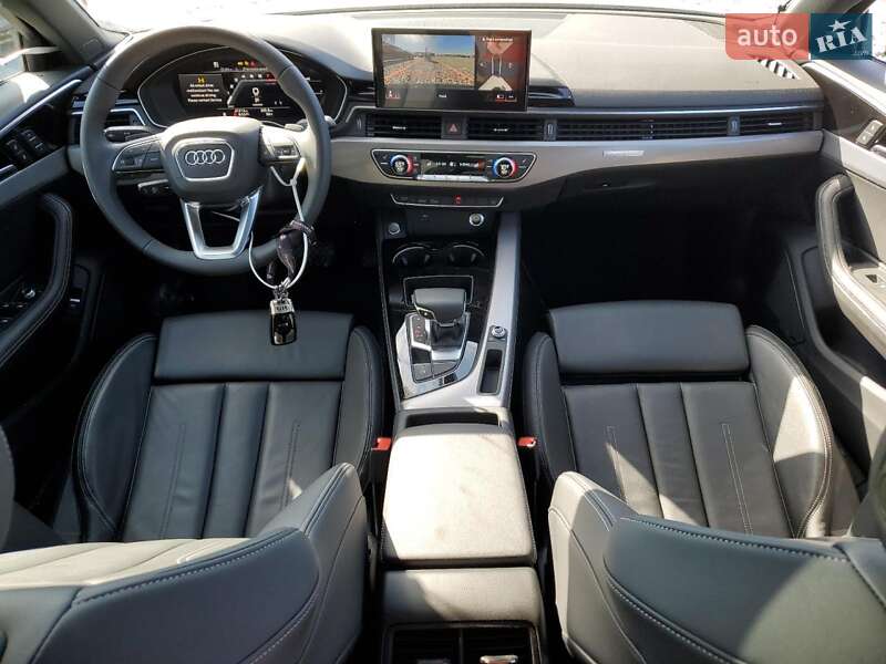 Седан Audi A4 2022 в Львове