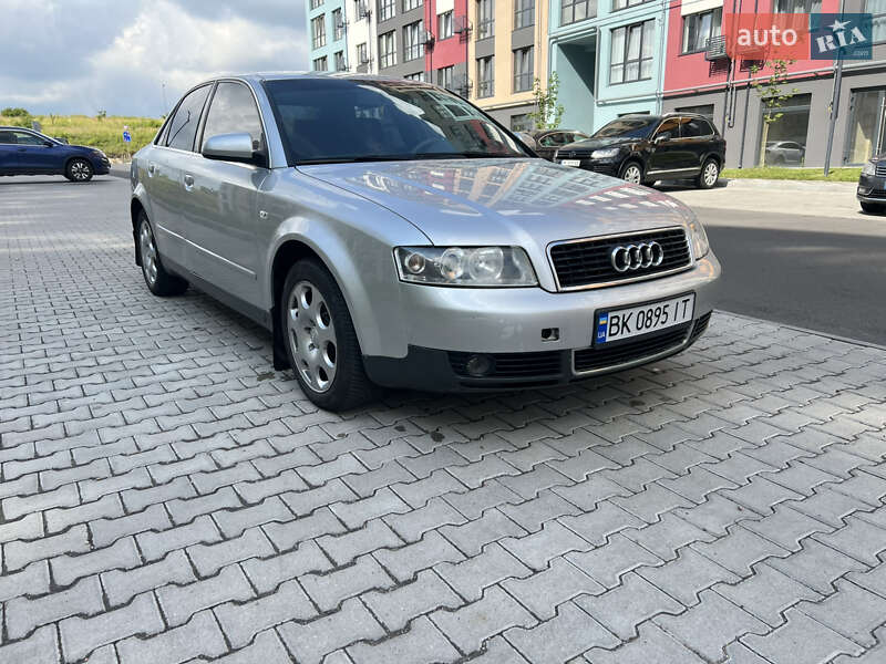 Седан Audi A4 2000 в Ровно