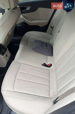 Седан Audi A4 2020 в 