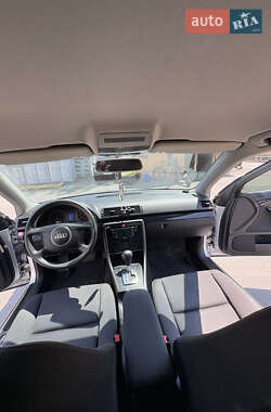 Седан Audi A4 2004 в 