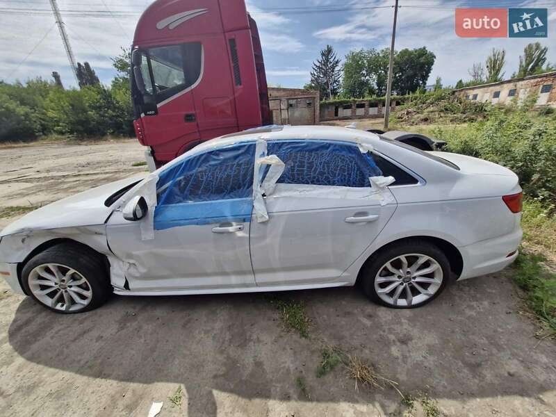 Седан Audi A4 2019 в Умани