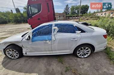 Седан Audi A4 2019 в 